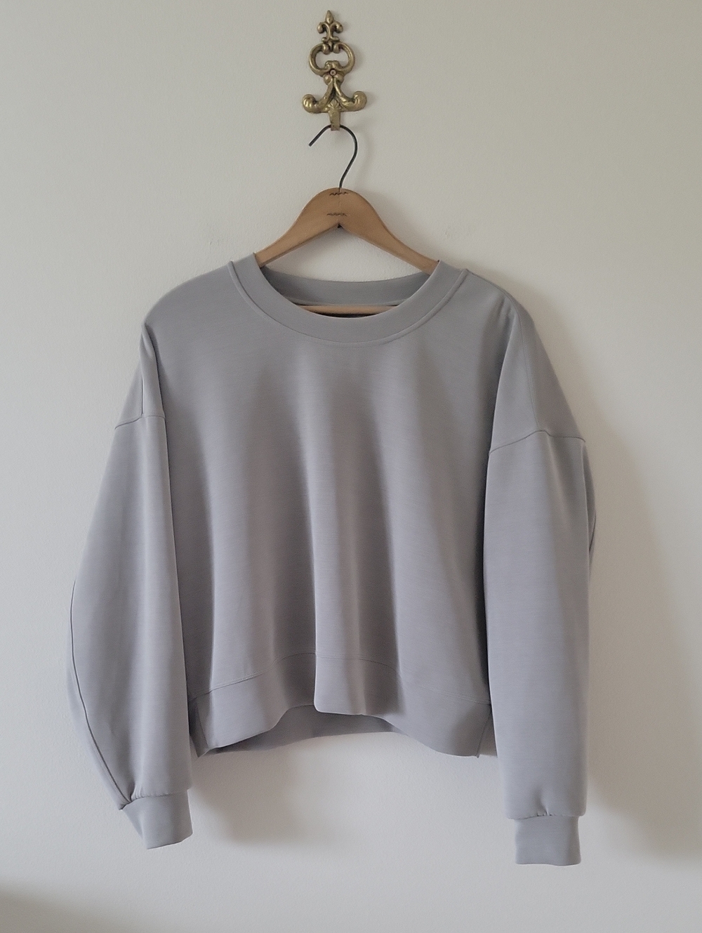 Lululemon Grey Sage Perfectly Oversized Cropped Crew Softstreme Size 8